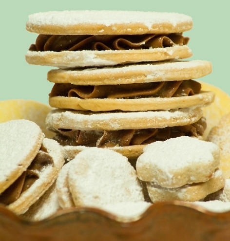 Alfajores cookies (Dulce De Leche cookies) 